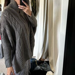 GREY COZY SWEATER
